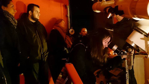 Blick durch das Teleskop