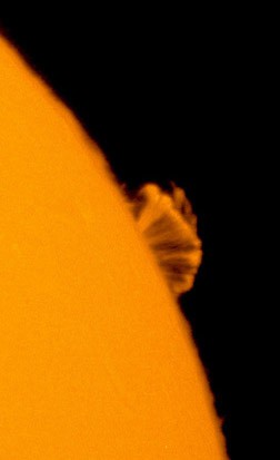 protuberanzen-20010401b